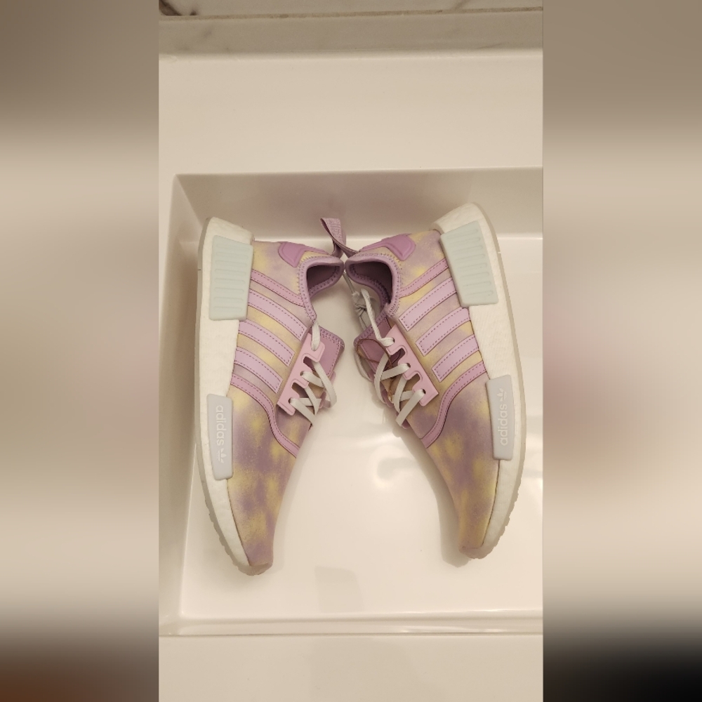 Adidas Originals NMD_R1 Girls' Grade School - Picture 9 of 16
